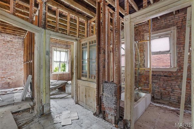 5718 Etzel Avenue, St Louis, MO 63112