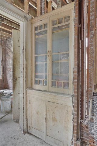 5718 Etzel Avenue, St Louis, MO 63112