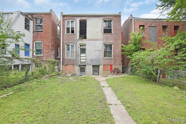 5718 Etzel Avenue, St Louis, MO 63112