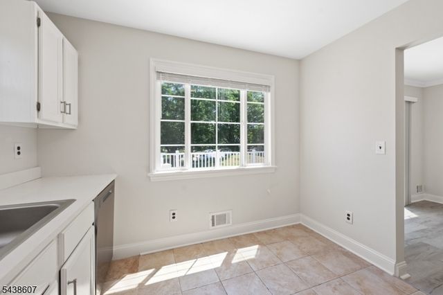 42 Shire Ct, Hillsborough Twp., NJ 08844