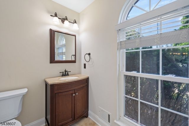 42 Shire Ct, Hillsborough Twp., NJ 08844