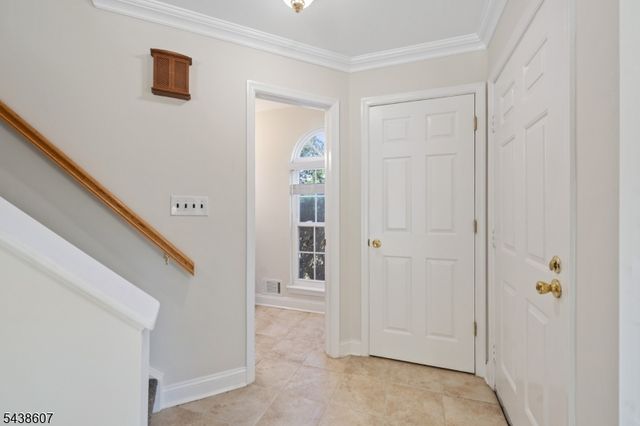 42 Shire Ct, Hillsborough Twp., NJ 08844
