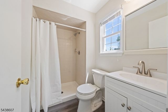 42 Shire Ct, Hillsborough Twp., NJ 08844