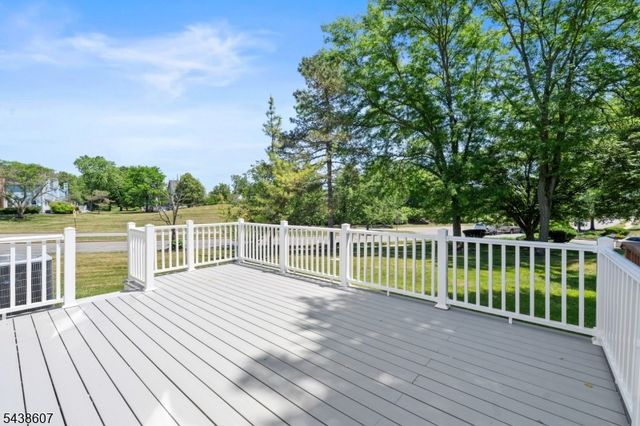42 Shire Ct, Hillsborough Twp., NJ 08844