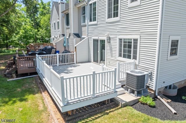 42 Shire Ct, Hillsborough Twp., NJ 08844