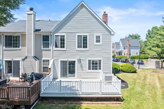 42 Shire Ct, Hillsborough Twp., NJ 08844