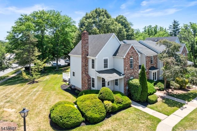 42 Shire Ct, Hillsborough Twp., NJ 08844