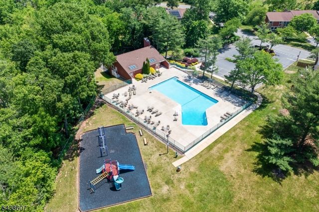 42 Shire Ct, Hillsborough Twp., NJ 08844
