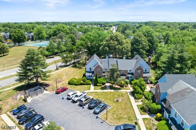 42 Shire Ct, Hillsborough Twp., NJ 08844