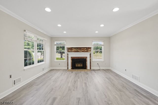 42 Shire Ct, Hillsborough Twp., NJ 08844