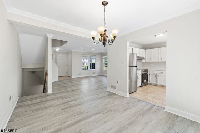 42 Shire Ct, Hillsborough Twp., NJ 08844