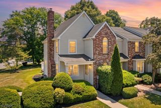 42 Shire Ct, Hillsborough Twp., NJ 08844