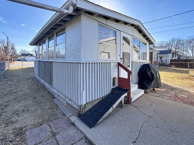 527 19th Avenue, Moline, IL 61265