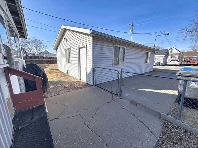 527 19th Avenue, Moline, IL 61265