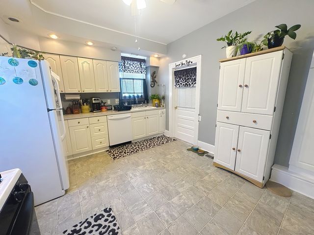 527 19th Avenue, Moline, IL 61265