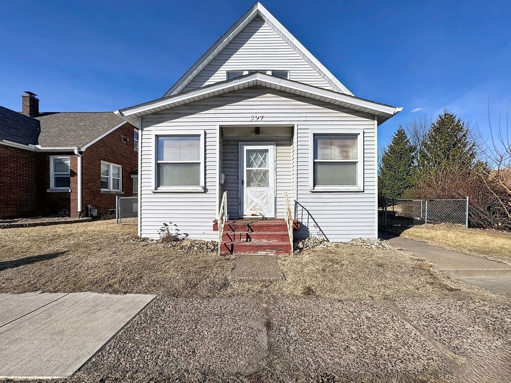 527 19th Avenue, Moline, IL 61265