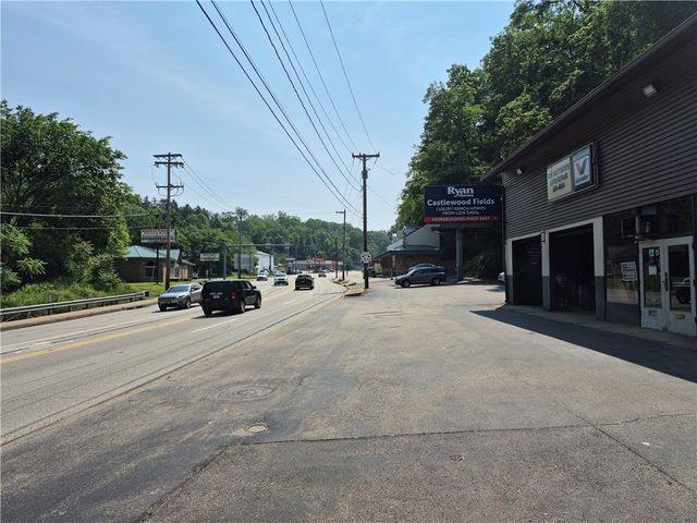 2702 Saw Mill Run Blvd, Whitehall, PA 15227