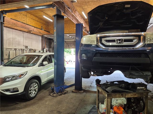 2702 Saw Mill Run Blvd, Whitehall, PA 15227