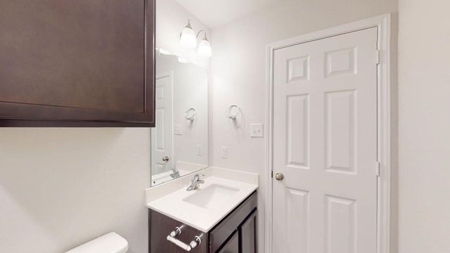 425 Creekfall RD, Burnet, TX 78611
