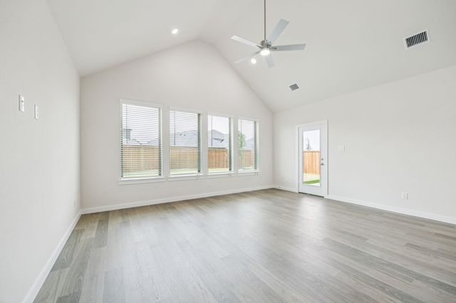 646 Briar Drive, Lavon, TX 75166