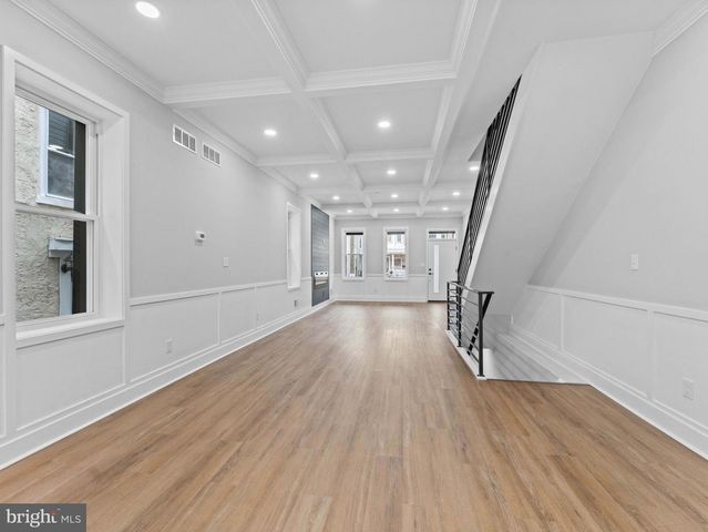 138 W SHARPNACK ST, Philadelphia, PA 19119