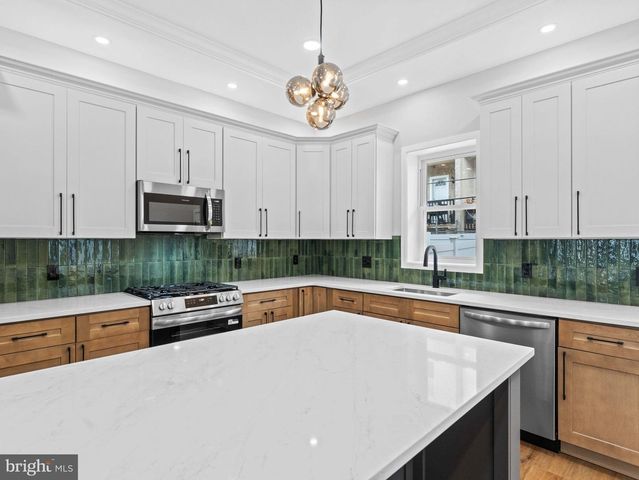 138 W SHARPNACK ST, Philadelphia, PA 19119