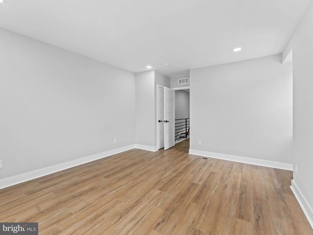 138 W SHARPNACK ST, Philadelphia, PA 19119