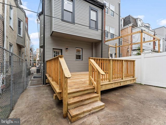 138 W SHARPNACK ST, Philadelphia, PA 19119