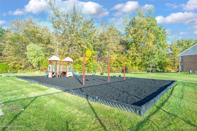 51789 Adler Park Drive 63, New Baltimore, MI 48051