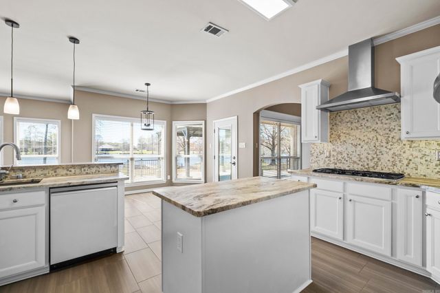 6701 Waterview Pl, Sherwood, AR 72120