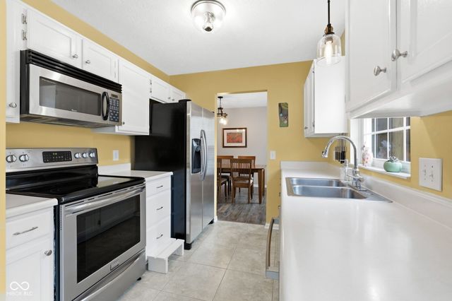 9423 Grandview Court, Noblesville, IN 46060