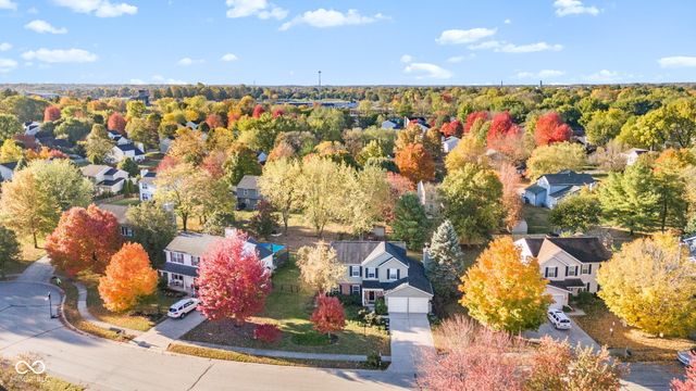 9423 Grandview Court, Noblesville, IN 46060