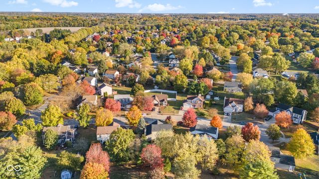 9423 Grandview Court, Noblesville, IN 46060