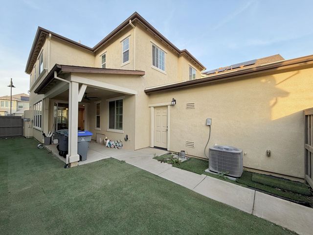 1952 Cannery Loop, Davis, CA 95616