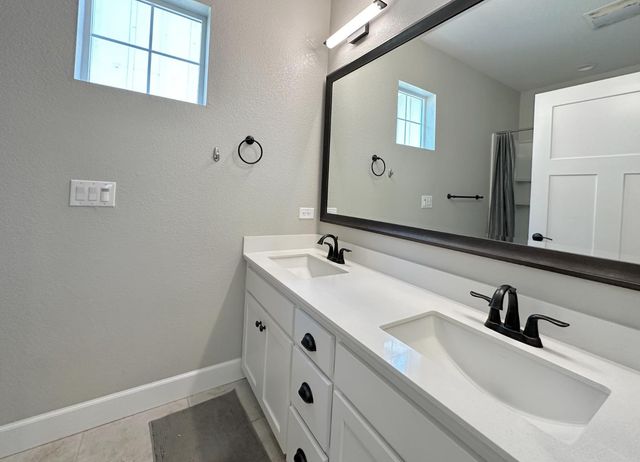 1952 Cannery Loop, Davis, CA 95616