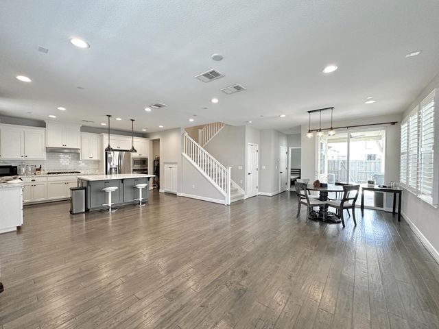 1952 Cannery Loop, Davis, CA 95616