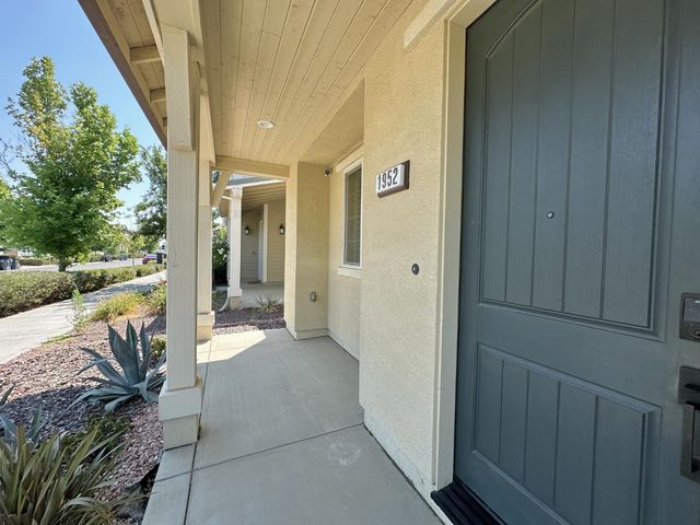 1952 Cannery Loop, Davis, CA 95616