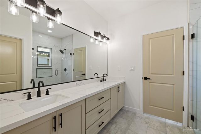 1808 Trophy Drive, Edinburg, TX 78542