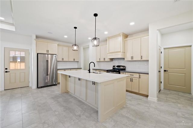 1808 Trophy Drive, Edinburg, TX 78542