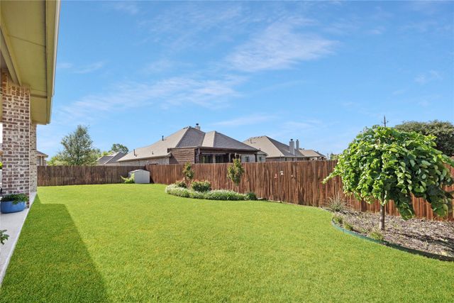 216 Equestrian Road, Hickory Creek, TX 75065