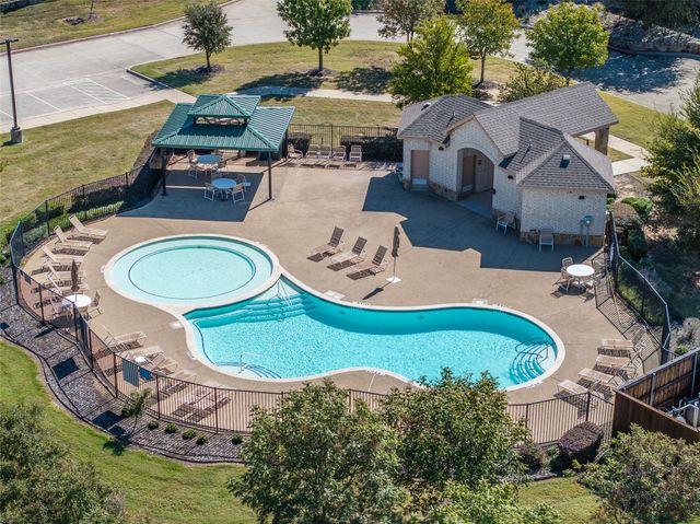 216 Equestrian Road, Hickory Creek, TX 75065