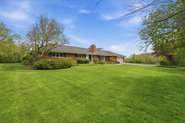 520 W Merri Oaks Road, Barrington Hills, IL 60010