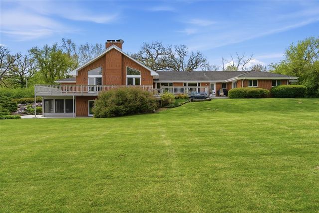 520 W Merri Oaks Road, Barrington Hills, IL 60010
