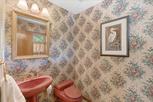 520 W Merri Oaks Road, Barrington Hills, IL 60010