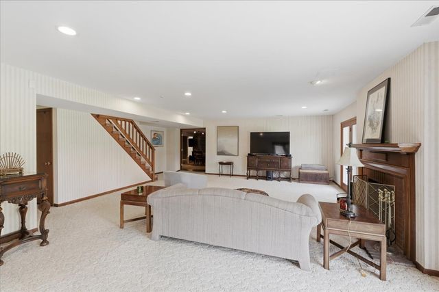 520 W Merri Oaks Road, Barrington Hills, IL 60010