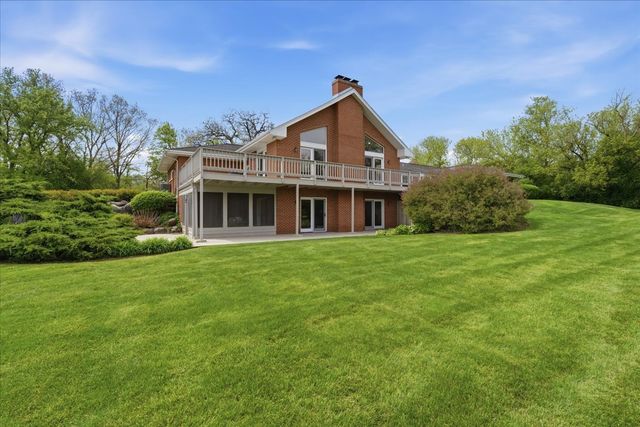 520 W Merri Oaks Road, Barrington Hills, IL 60010
