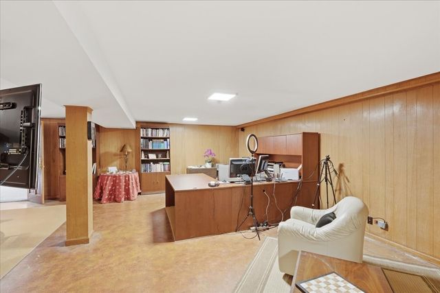 520 W Merri Oaks Road, Barrington Hills, IL 60010