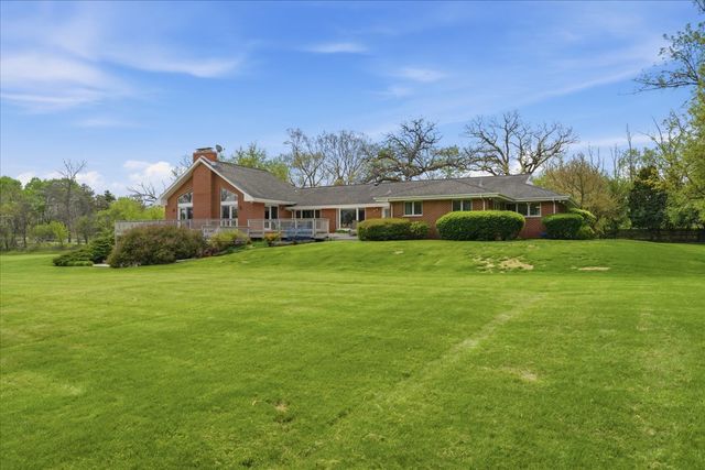 520 W Merri Oaks Road, Barrington Hills, IL 60010