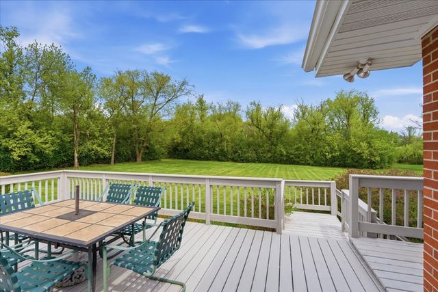 520 W Merri Oaks Road, Barrington Hills, IL 60010