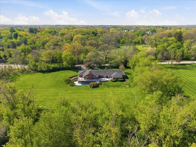 520 W Merri Oaks Road, Barrington Hills, IL 60010